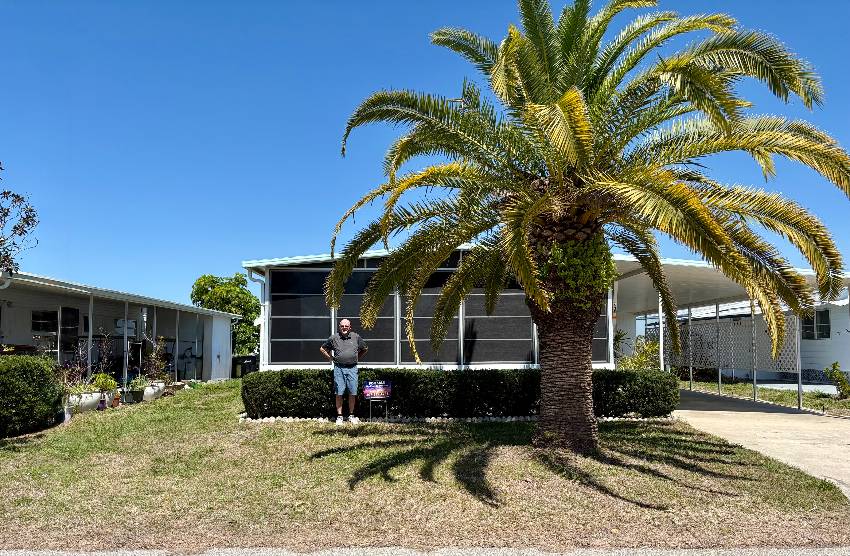 Venice, FL Mobile Home for Sale located at 975 Roseau E Bay Indies